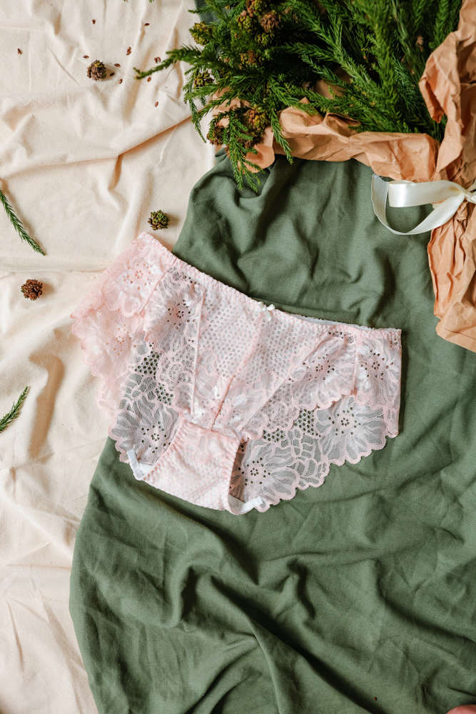 Quần Lót LOC Lưng Vừa Tam Giác 01  -  Phấn Vân 