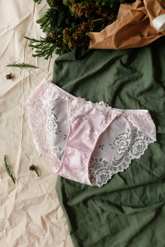 Quần Lót LOC Bikini Lưng Vừa 01  -  Hương Dương 