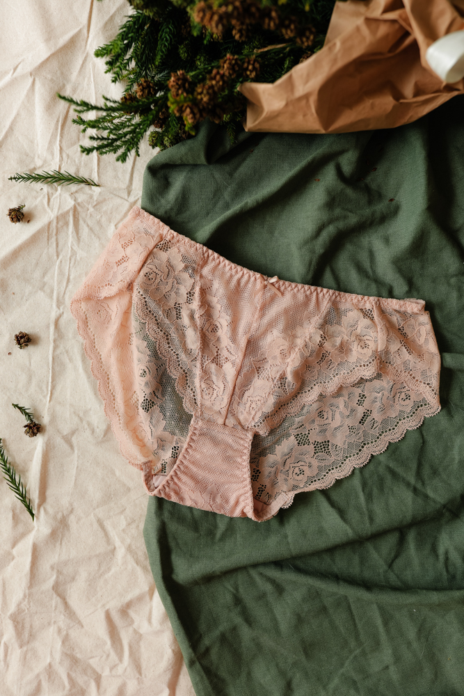 Quần Lót LOC PREMIUM Lưng Vừa Tam Giác Hoa Lâm  -  Da 