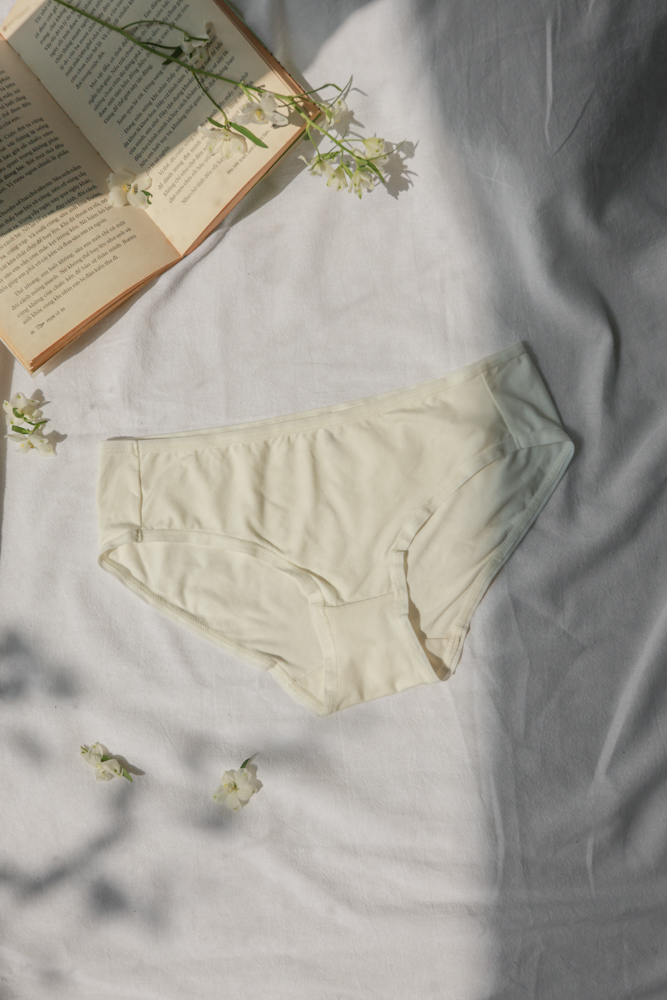 Quần Lót LOC Bikini Lưng Vừa Cotton Thun Lạnh  -  Trắng 