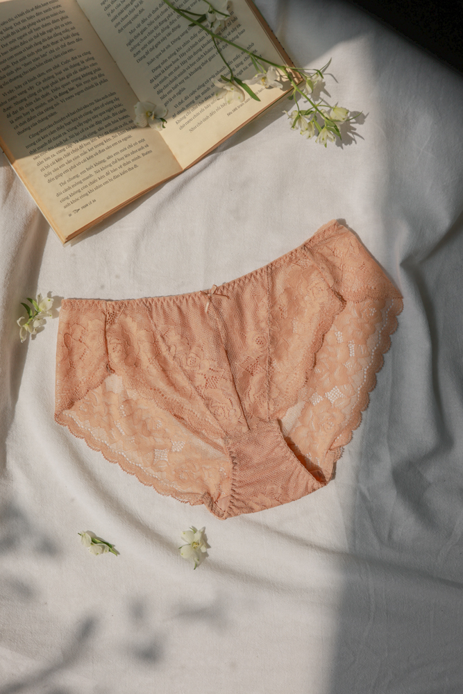 Quần Lót LOC PREMIUM Lưng Vừa Tam Giác Hoa Lâm  -  Da 