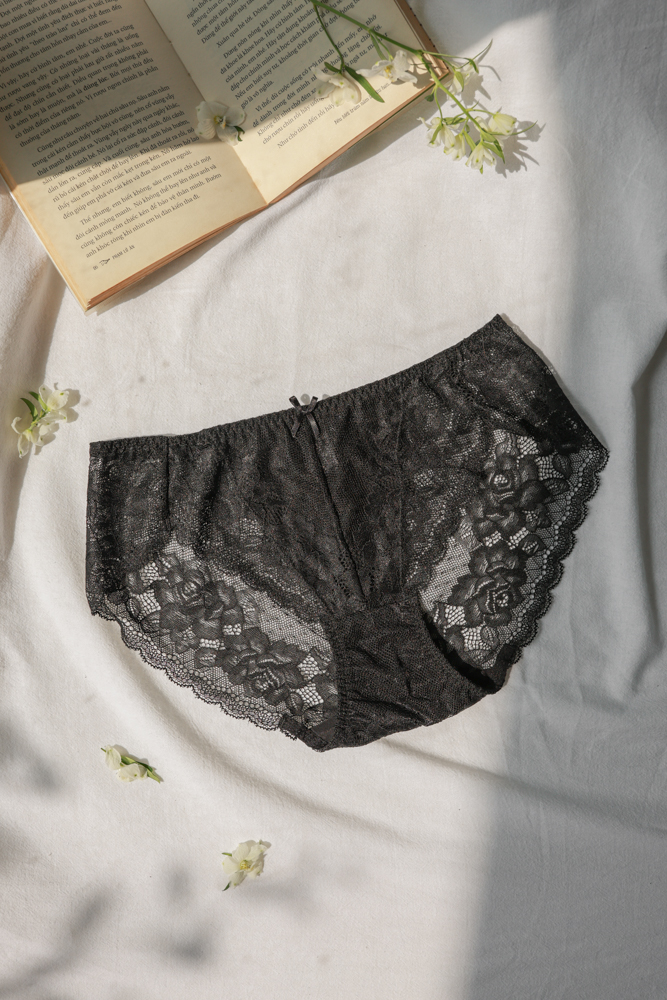 Quần Lót LOC PREMIUM Lưng Vừa Tam Giác Hoa Lâm  -  Đen 