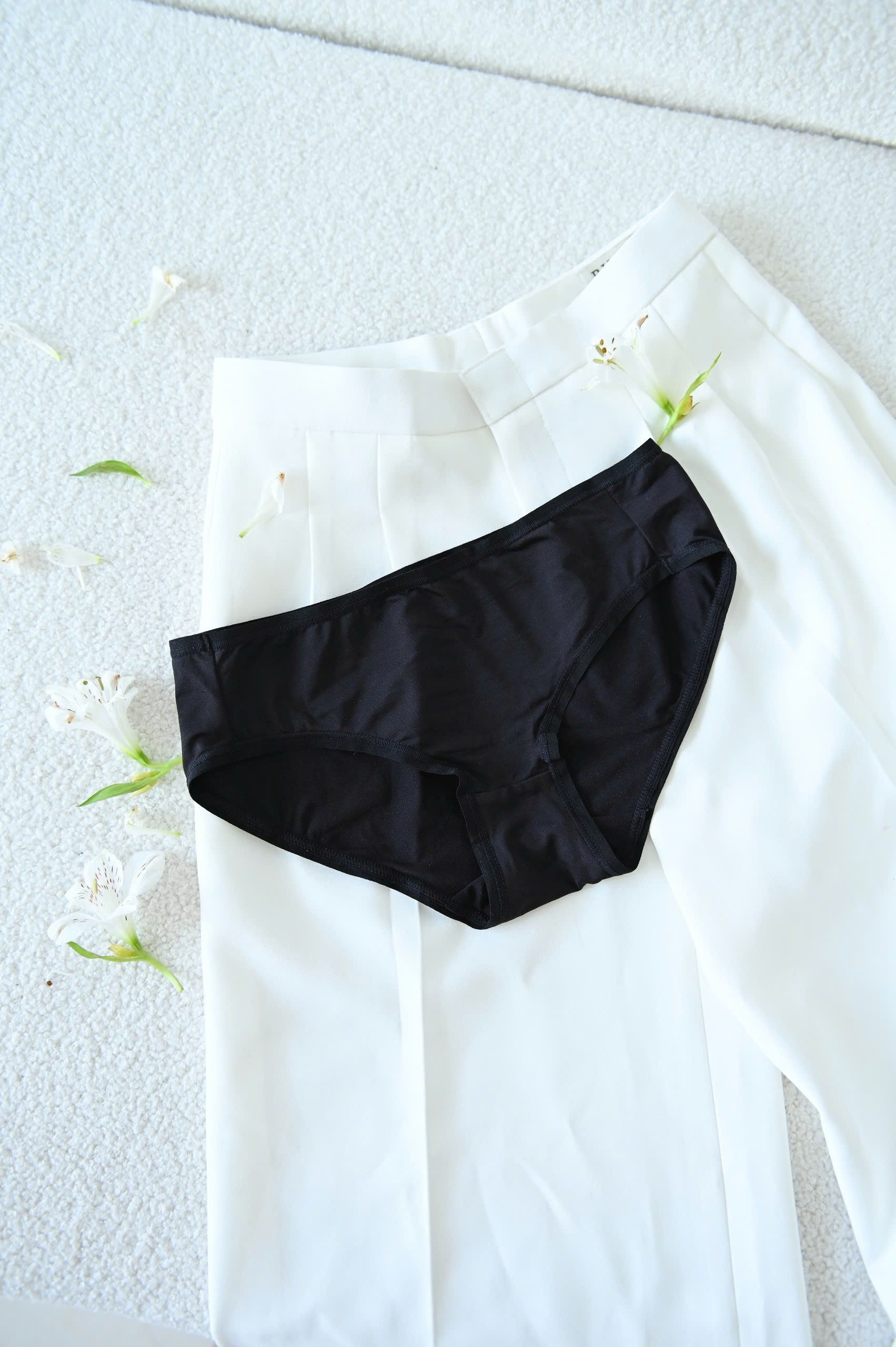 Quần Lót LOC Bikini Lưng Vừa Cotton Thun Lạnh  -  Đen 