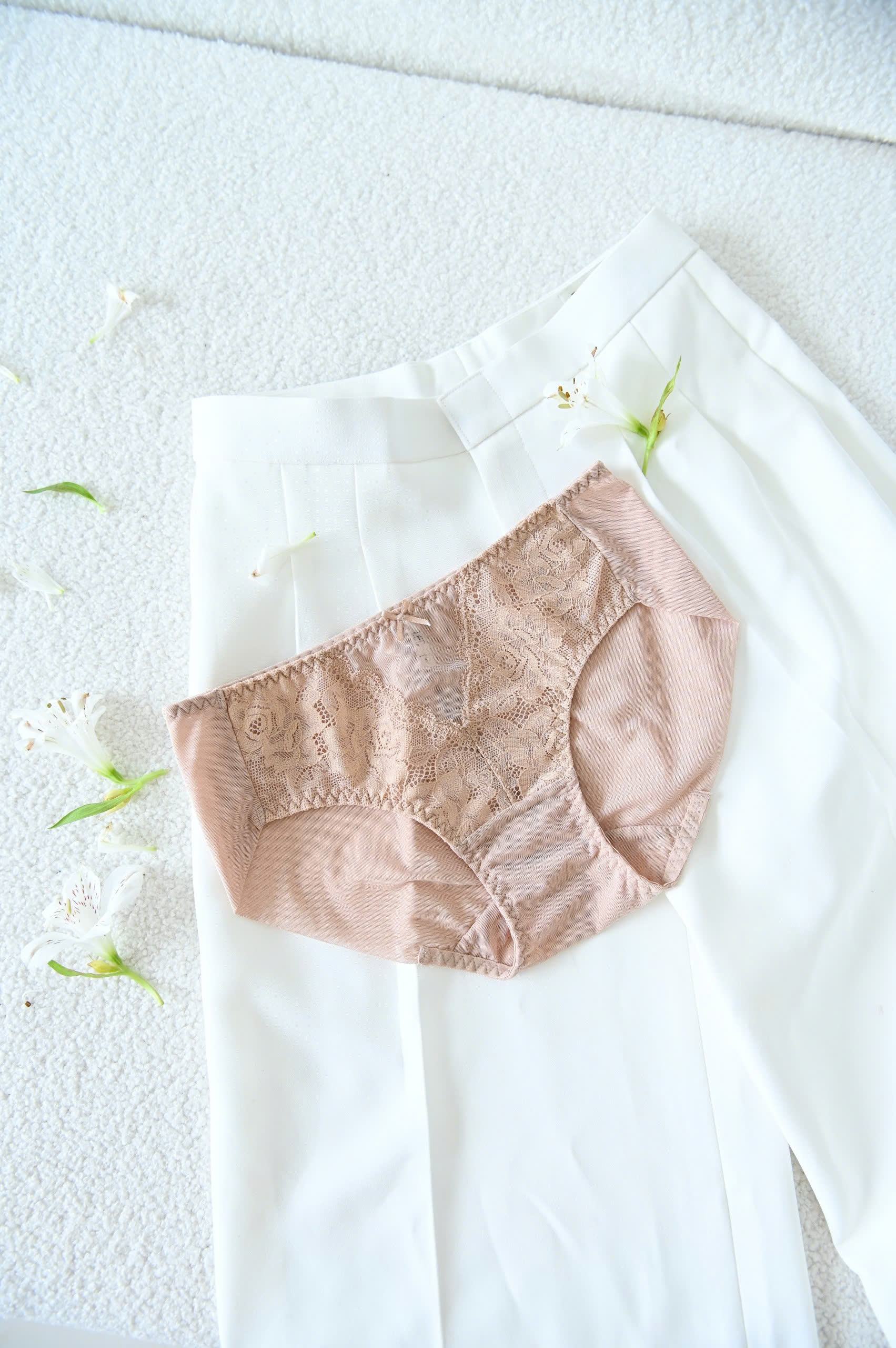 Quần Lót Premium Bikini Lưới Phối Ren Trà My  -  Da 