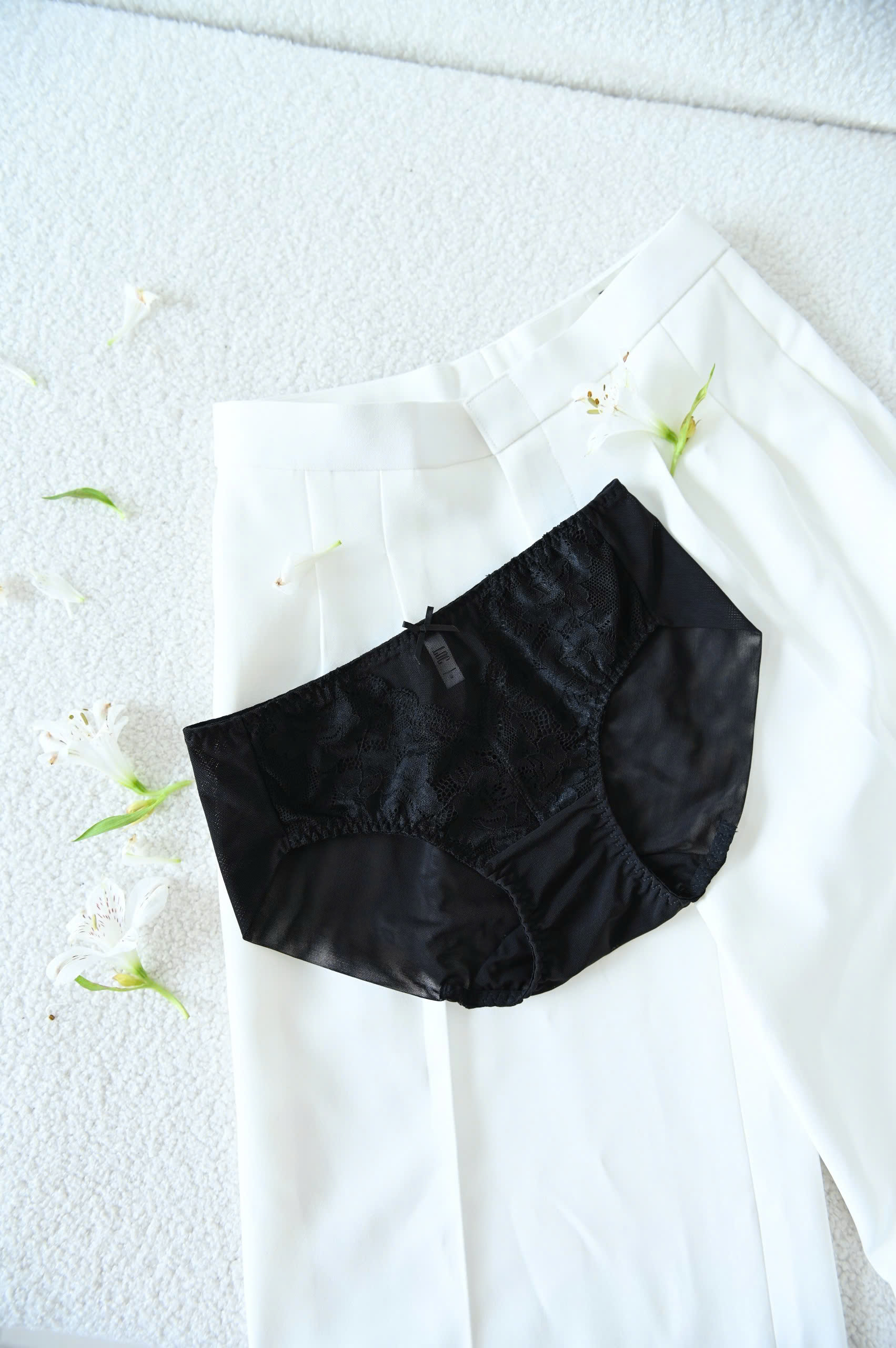 Quần Lót Premium Bikini Lưới Phối Ren Trà My  -  Đen 