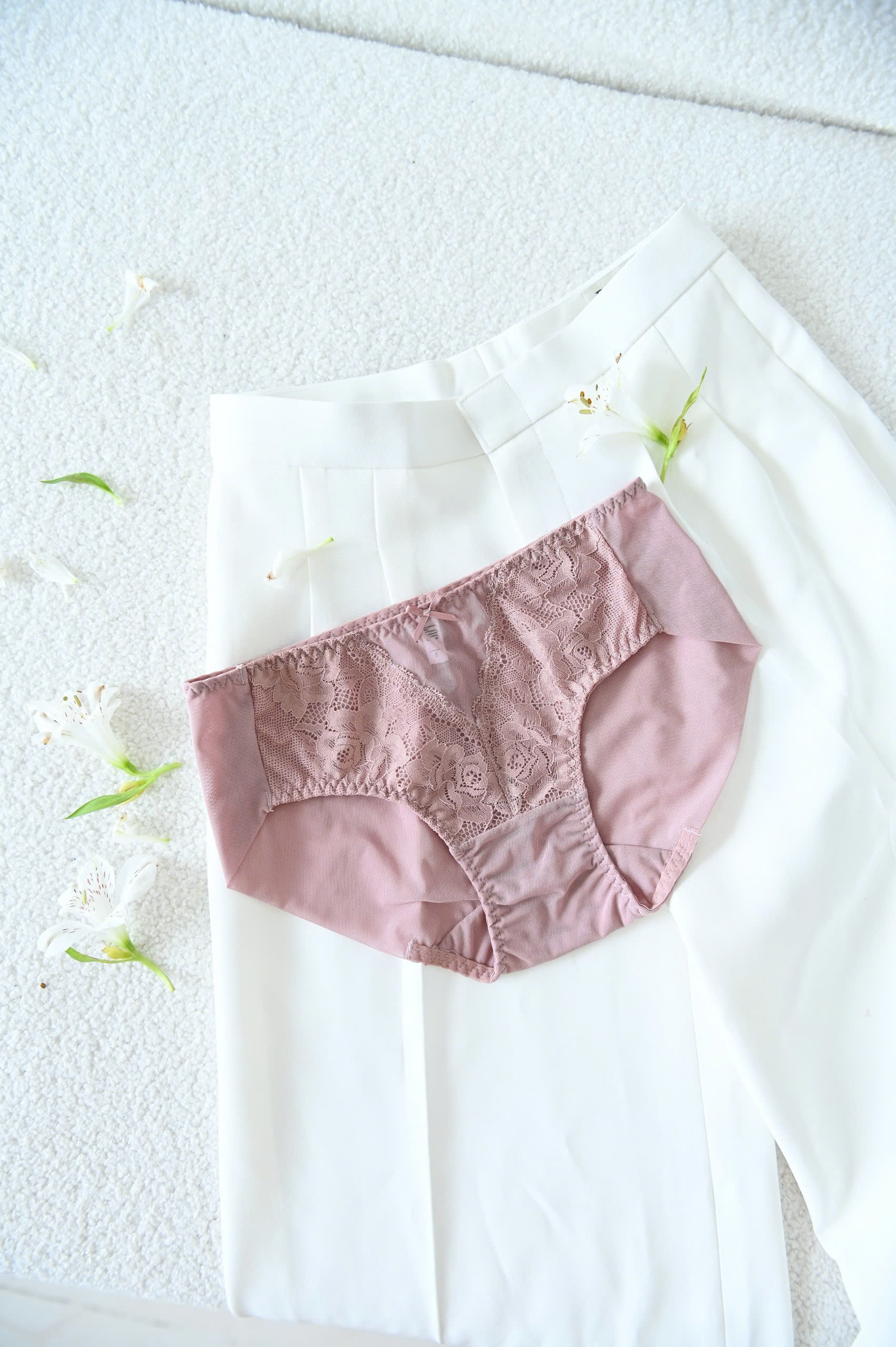 Quần Lót Premium Bikini Lưới Phối Ren Trà My  -  Hồng 