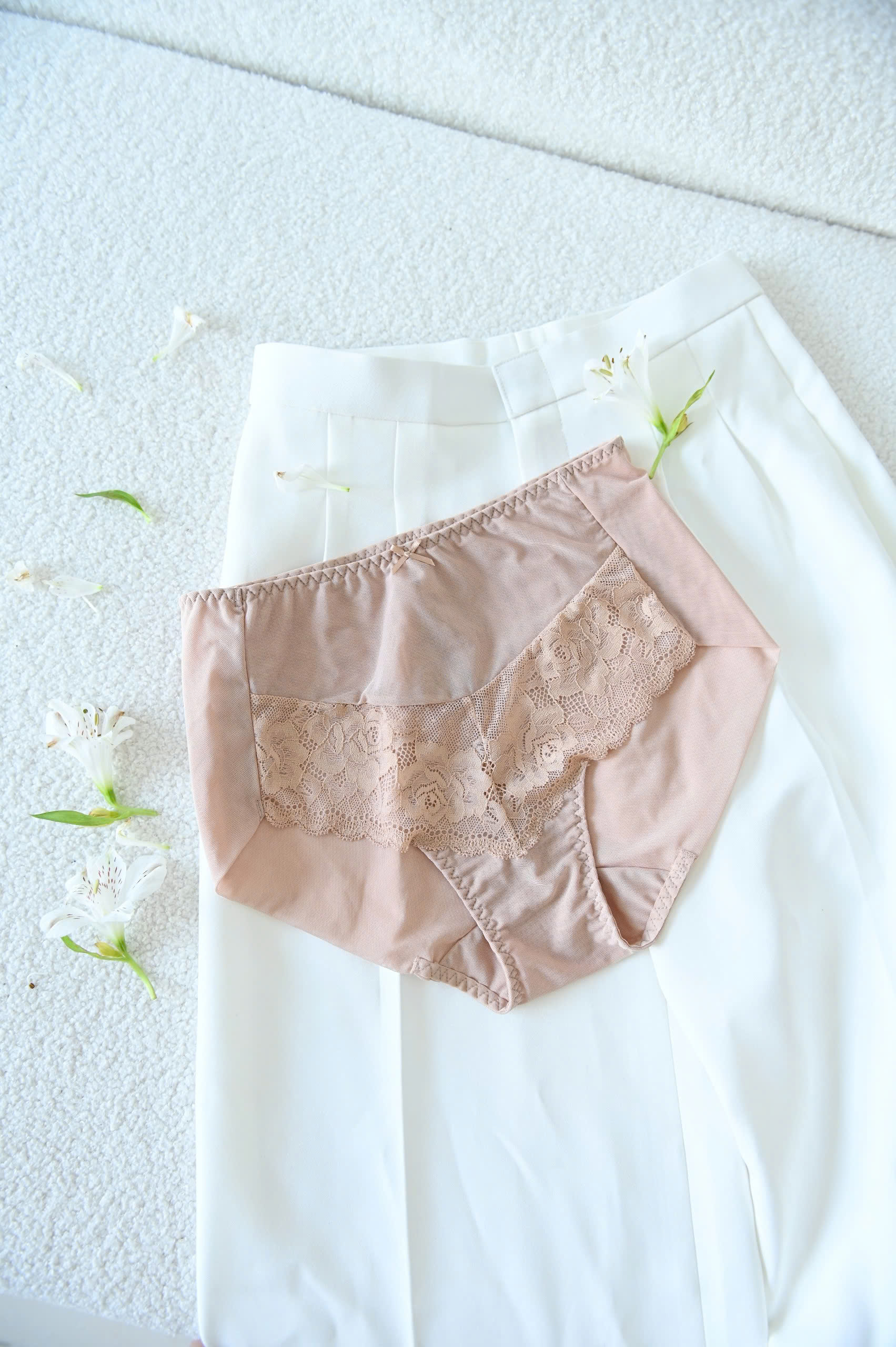 Quần Lót Premium Bikini Lưng Cao Lưới Phối Ren Trà My  -  Da 