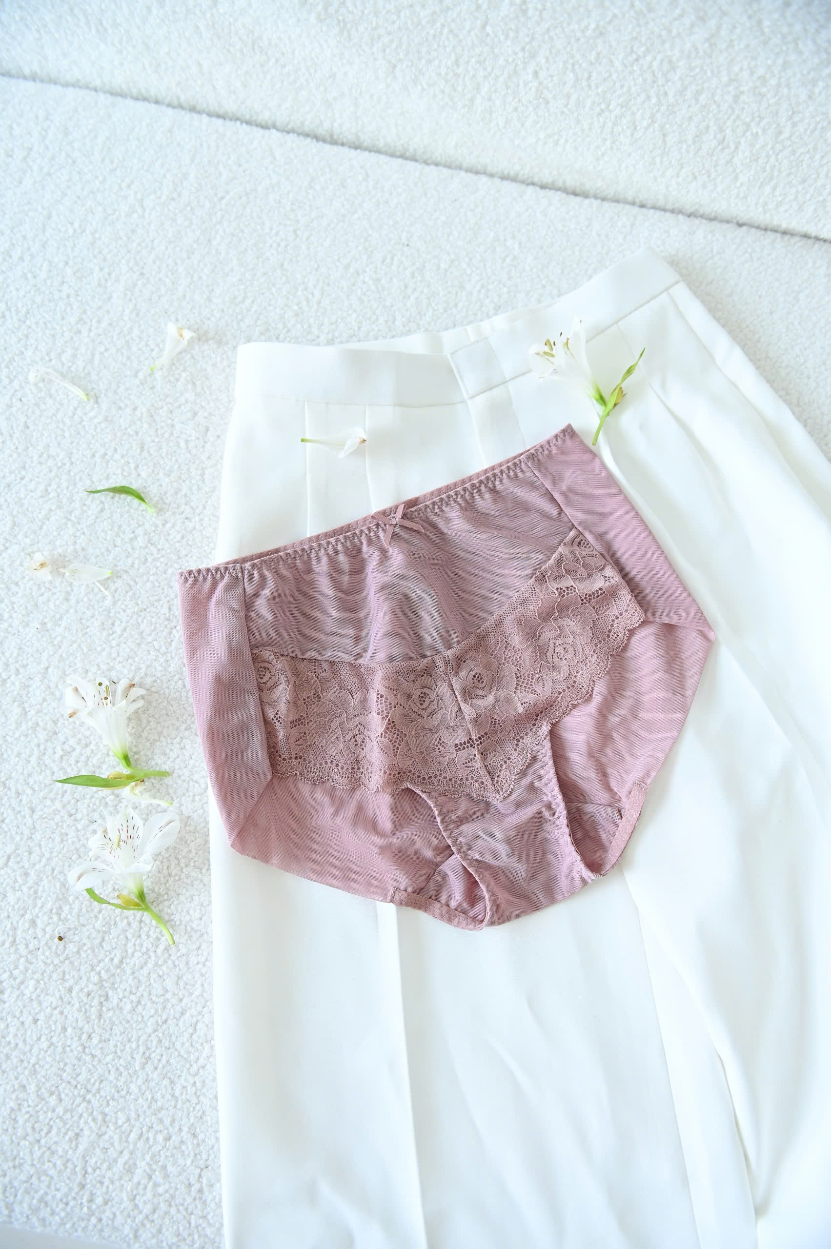 Quần Lót Premium Bikini Lưng Cao Lưới Phối Ren Trà My  -  Hồng 