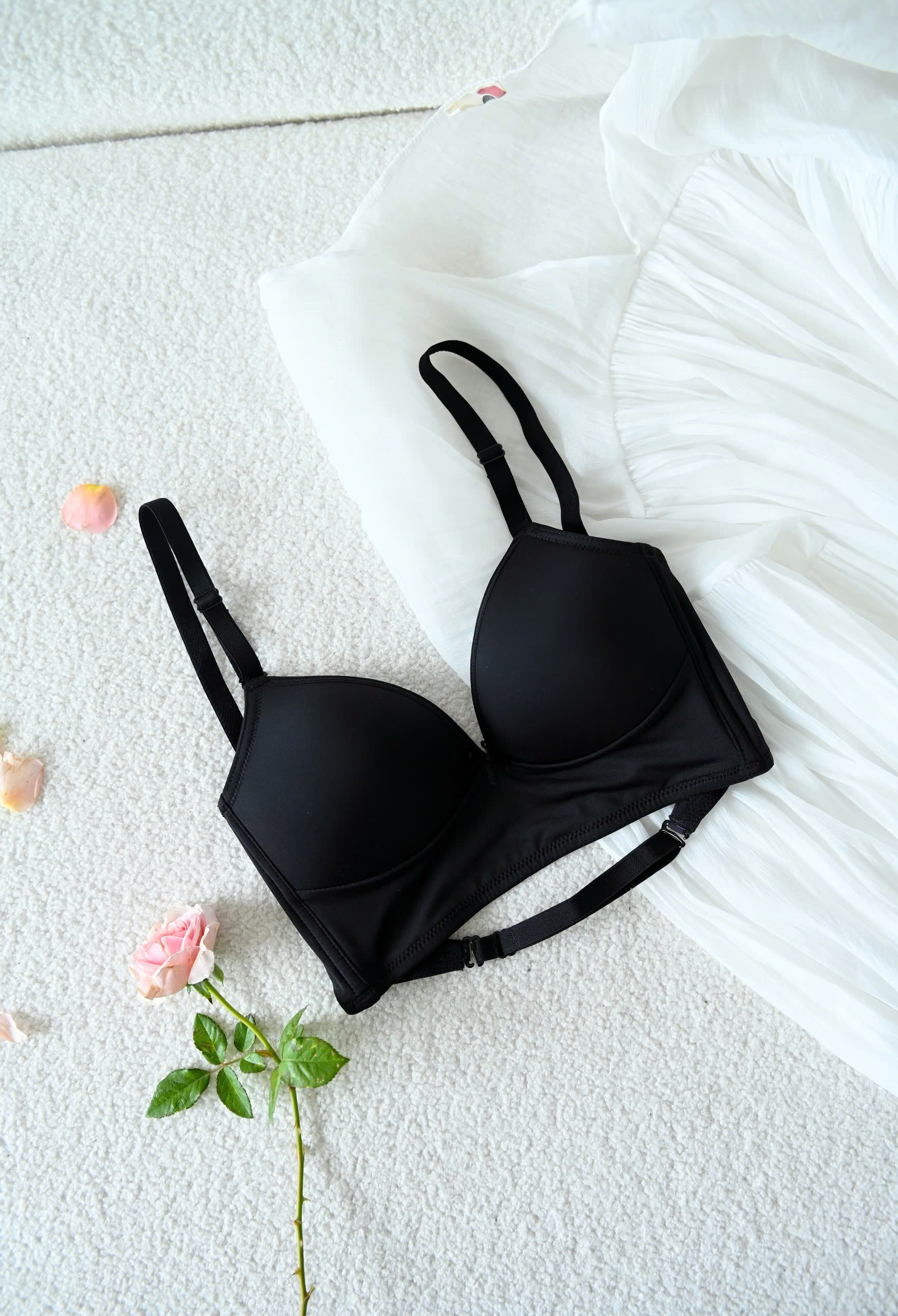 Áo Ngực LOC PREMIUM Trống Lưng Thun Lạnh  -  Đen 